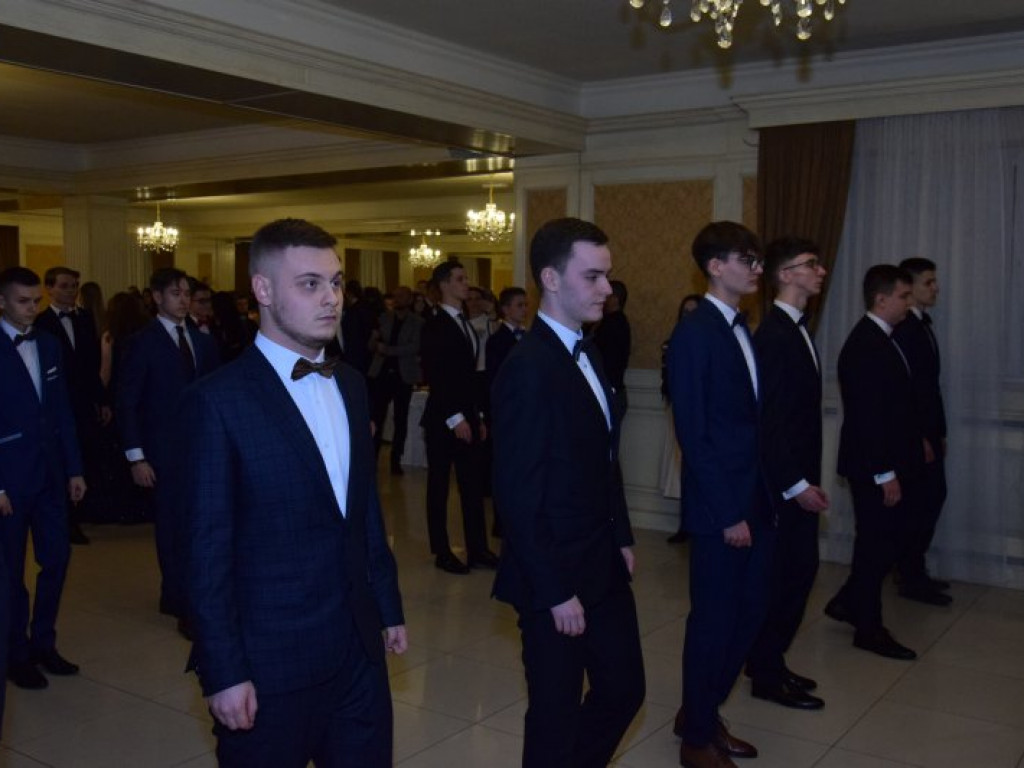 Studniówka Liceum Ogólnokształcącego w Tarnobrzegu [zdjęcia]