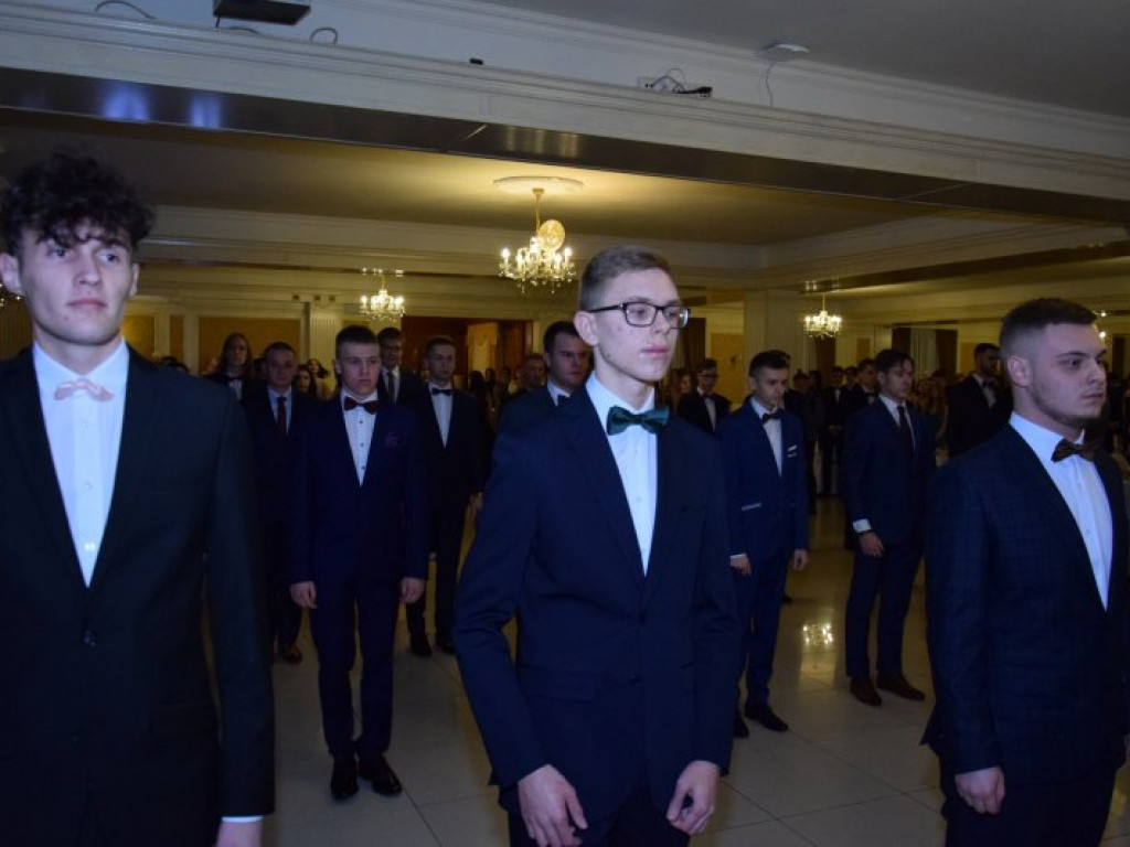 Studniówka Liceum Ogólnokształcącego w Tarnobrzegu [zdjęcia]