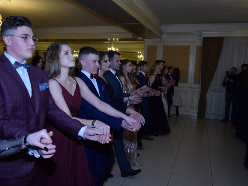 Studniówka Liceum Ogólnokształcącego w Tarnobrzegu [zdjęcia]