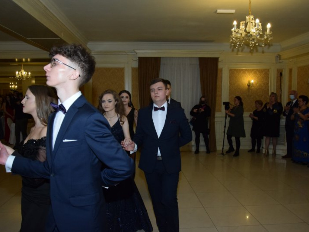 Studniówka Liceum Ogólnokształcącego w Tarnobrzegu [zdjęcia]