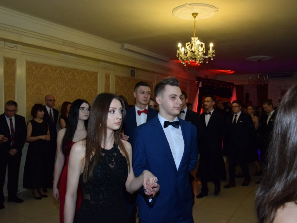 Studniówka Liceum Ogólnokształcącego w Tarnobrzegu [zdjęcia]