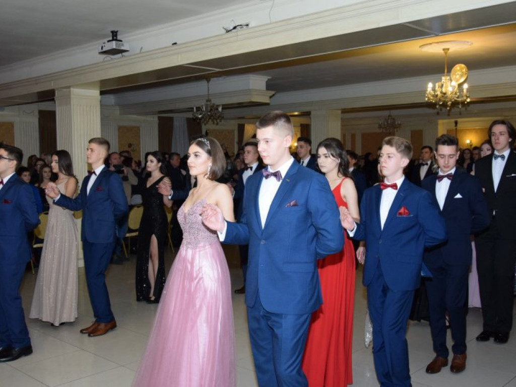 Studniówka Liceum Ogólnokształcącego w Tarnobrzegu [zdjęcia]