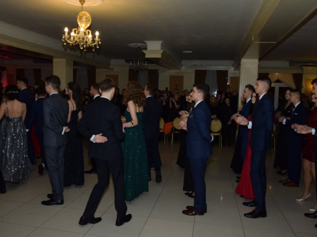 Studniówka Liceum Ogólnokształcącego w Tarnobrzegu [zdjęcia]