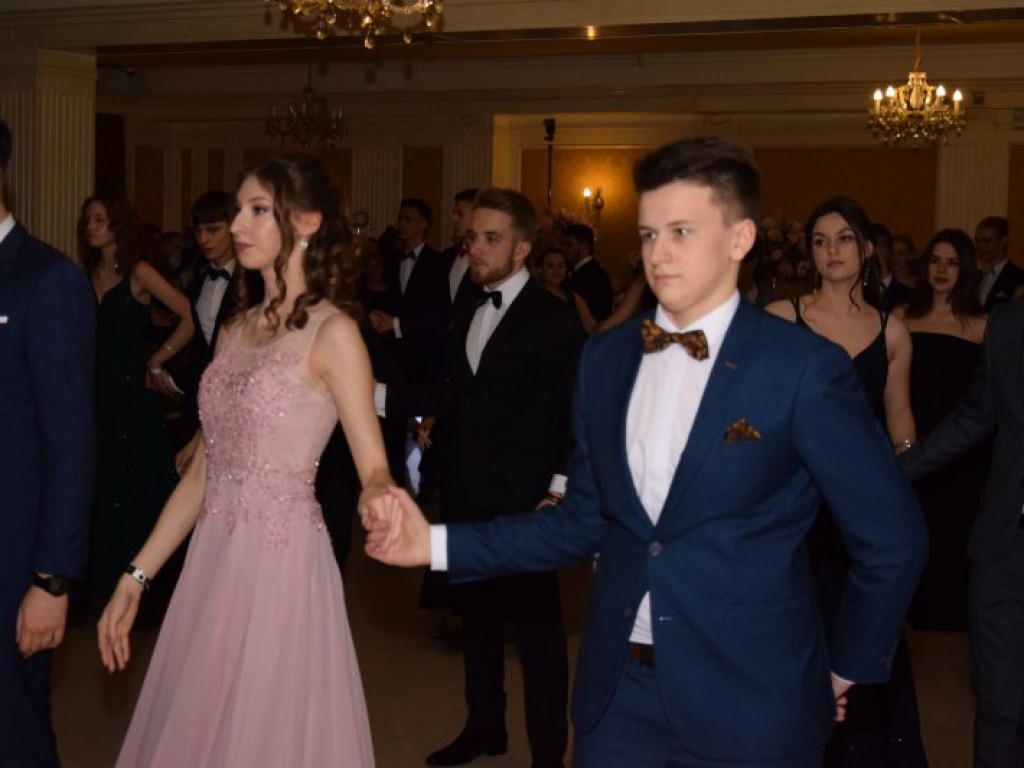 Studniówka Liceum Ogólnokształcącego w Tarnobrzegu [zdjęcia]