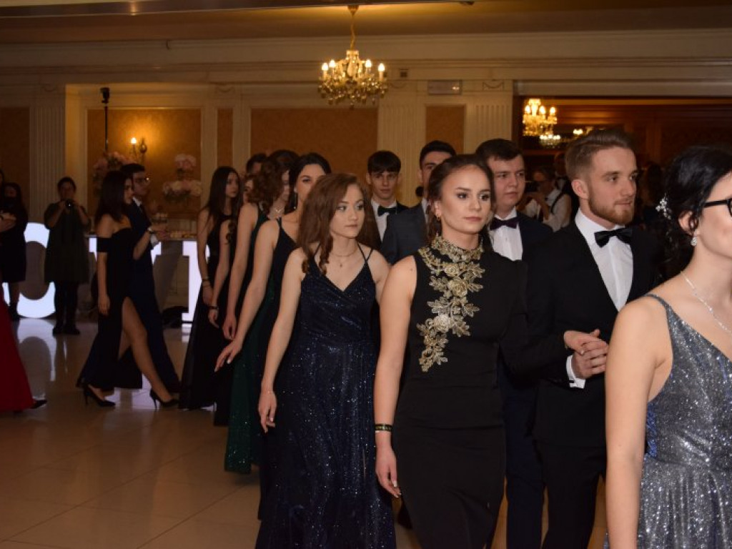 Studniówka Liceum Ogólnokształcącego w Tarnobrzegu [zdjęcia]