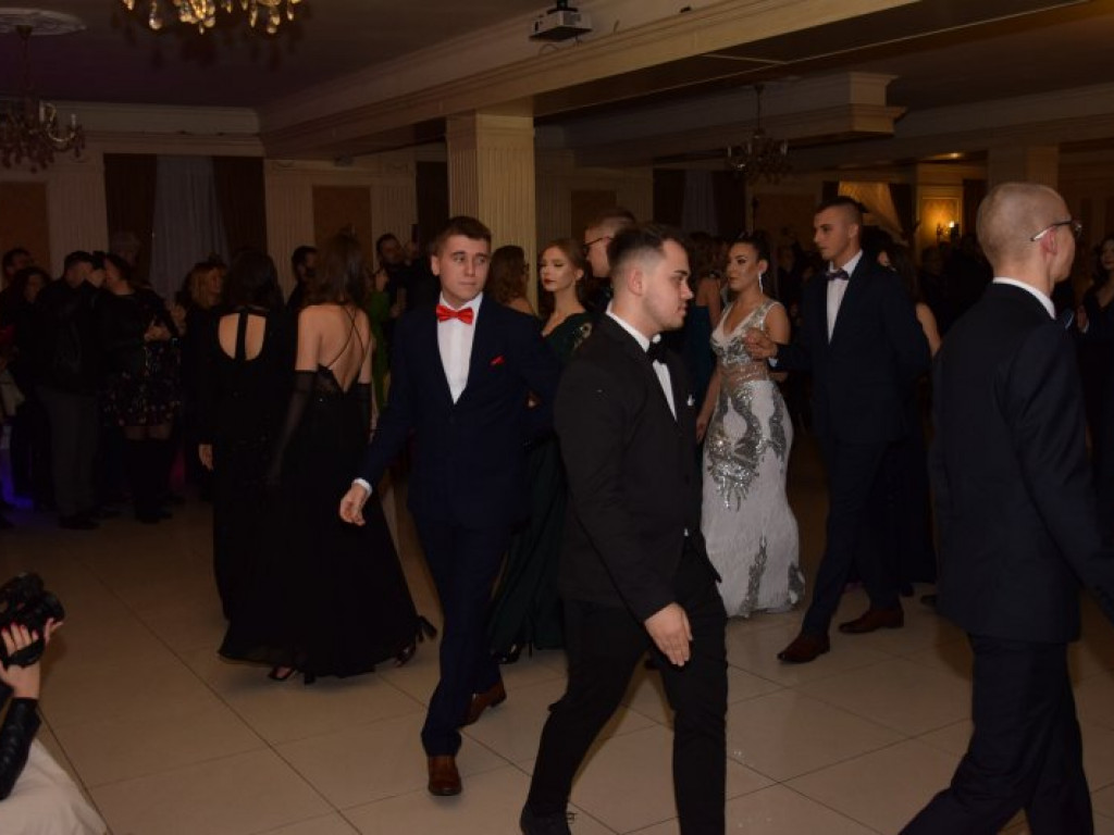 Studniówka Liceum Ogólnokształcącego w Tarnobrzegu [zdjęcia]