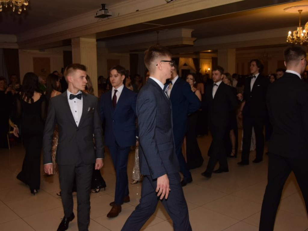 Studniówka Liceum Ogólnokształcącego w Tarnobrzegu [zdjęcia]