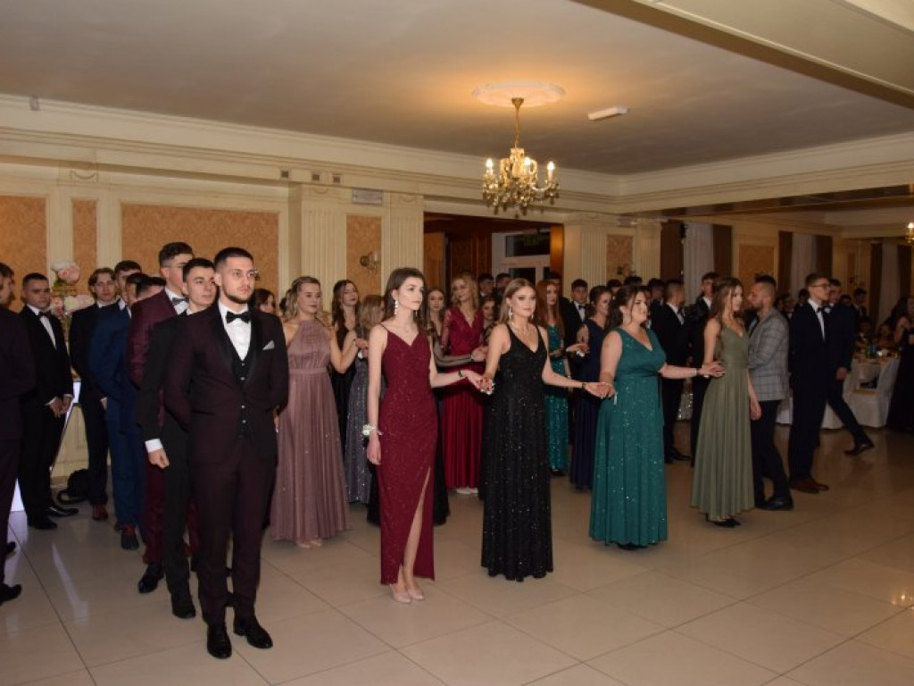 Studniówka Liceum Ogólnokształcącego w Tarnobrzegu [zdjęcia]