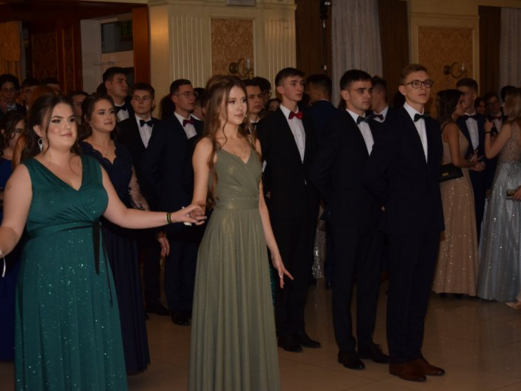 Studniówka Liceum Ogólnokształcącego w Tarnobrzegu [zdjęcia]