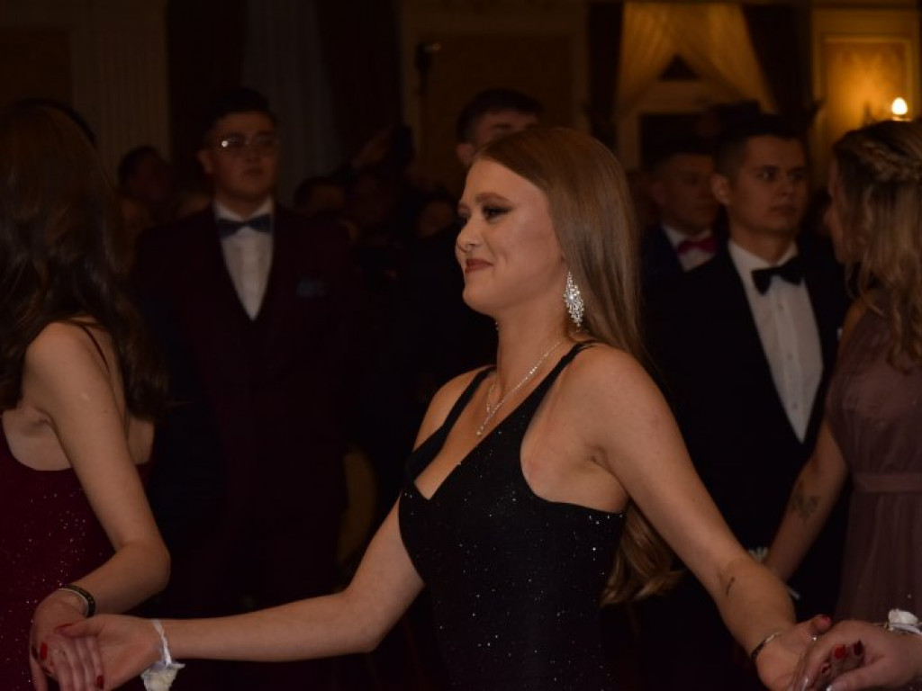 Studniówka Liceum Ogólnokształcącego w Tarnobrzegu [zdjęcia]
