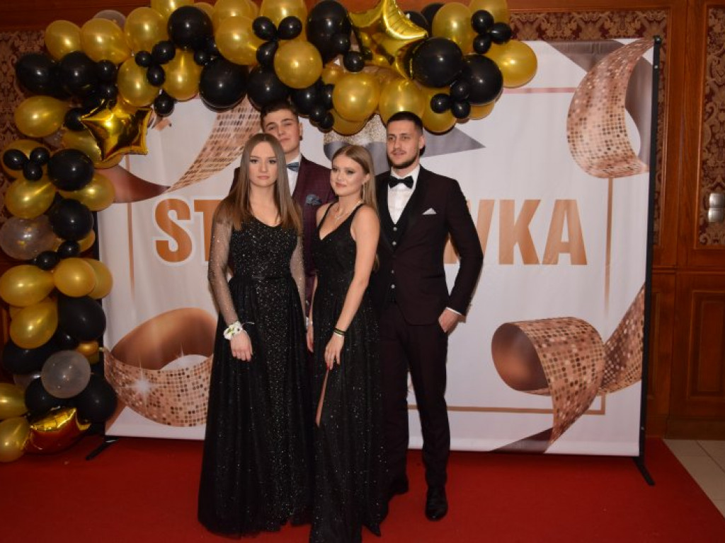 Studniówka Liceum Ogólnokształcącego w Tarnobrzegu [zdjęcia]