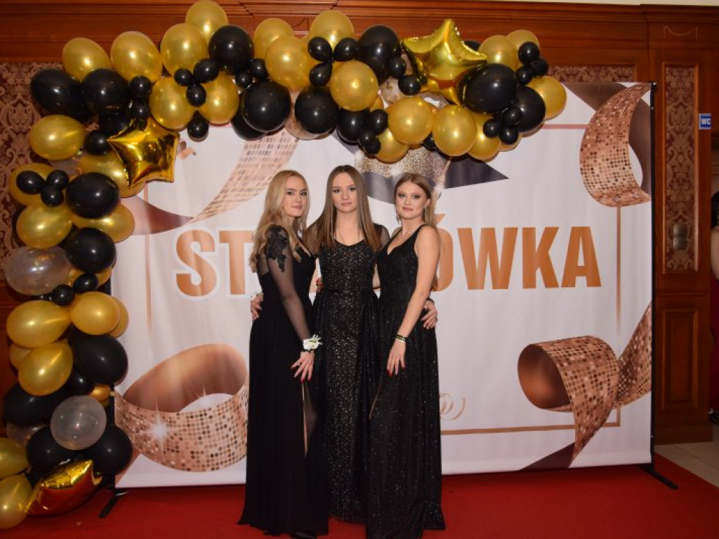 Studniówka Liceum Ogólnokształcącego w Tarnobrzegu [zdjęcia]