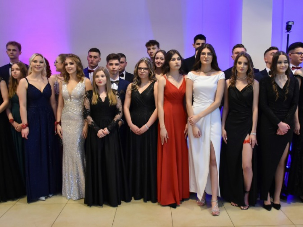 Sandomierz, Dwikozy. Zachwycający polonez uczniów Collegium Gostomianum [zdjęcia]