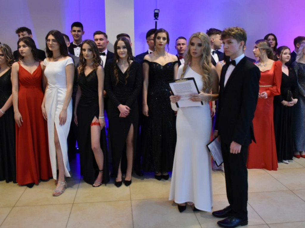 Sandomierz, Dwikozy. Zachwycający polonez uczniów Collegium Gostomianum [zdjęcia]