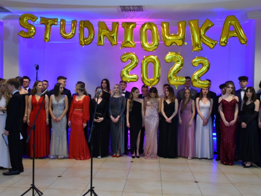 Sandomierz, Dwikozy. Zachwycający polonez uczniów Collegium Gostomianum [zdjęcia]