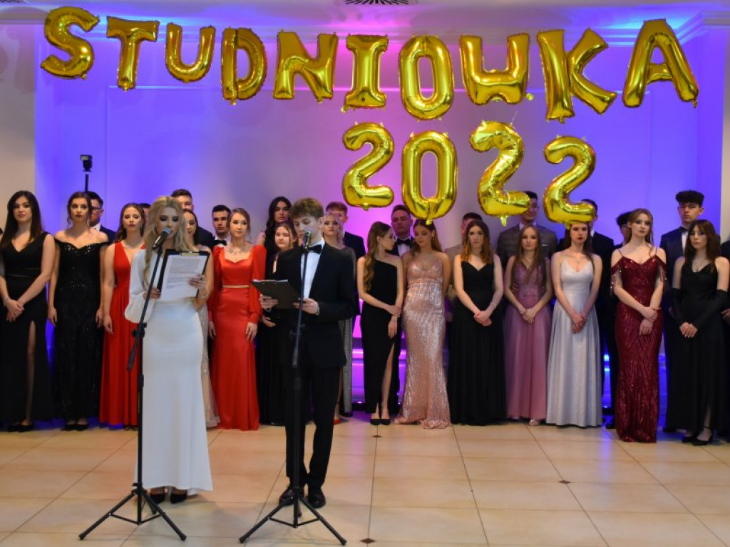 Sandomierz, Dwikozy. Zachwycający polonez uczniów Collegium Gostomianum [zdjęcia]