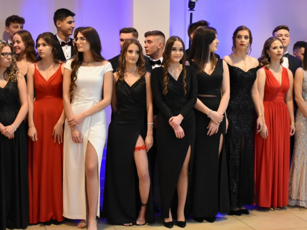 Sandomierz, Dwikozy. Zachwycający polonez uczniów Collegium Gostomianum [zdjęcia]
