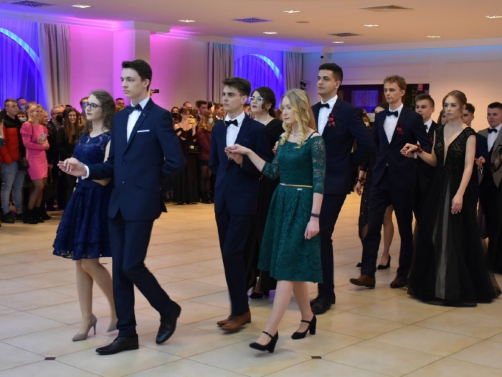 Sandomierz, Dwikozy. Zachwycający polonez uczniów Collegium Gostomianum [zdjęcia]