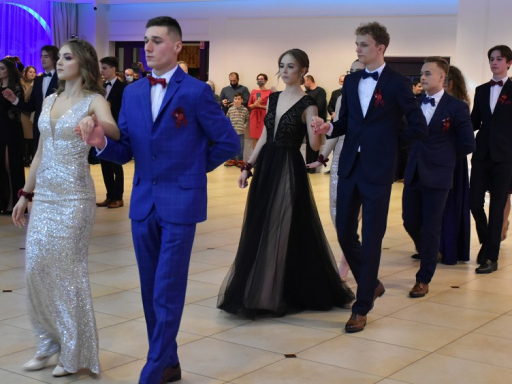Sandomierz, Dwikozy. Zachwycający polonez uczniów Collegium Gostomianum [zdjęcia]