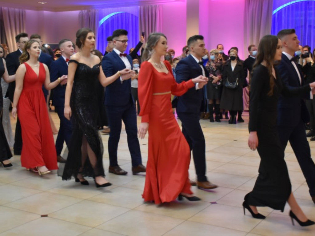 Sandomierz, Dwikozy. Zachwycający polonez uczniów Collegium Gostomianum [zdjęcia]