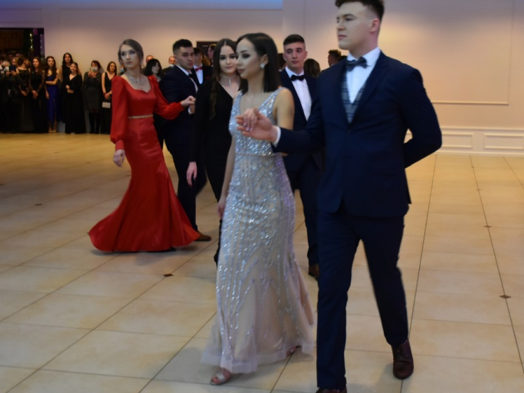 Sandomierz, Dwikozy. Zachwycający polonez uczniów Collegium Gostomianum [zdjęcia]