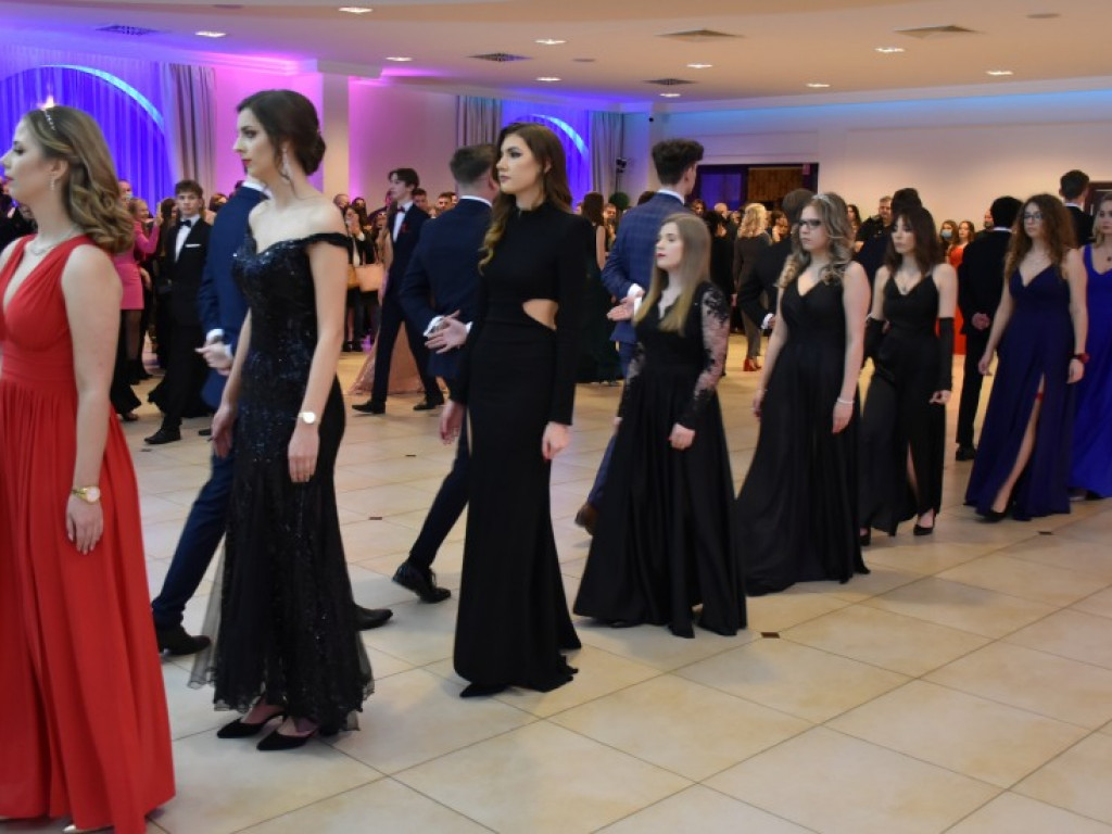 Sandomierz, Dwikozy. Zachwycający polonez uczniów Collegium Gostomianum [zdjęcia]