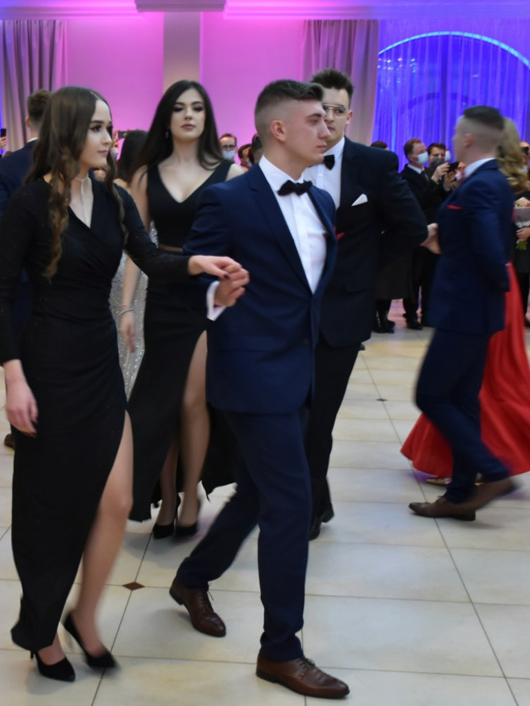 Sandomierz, Dwikozy. Zachwycający polonez uczniów Collegium Gostomianum [zdjęcia]