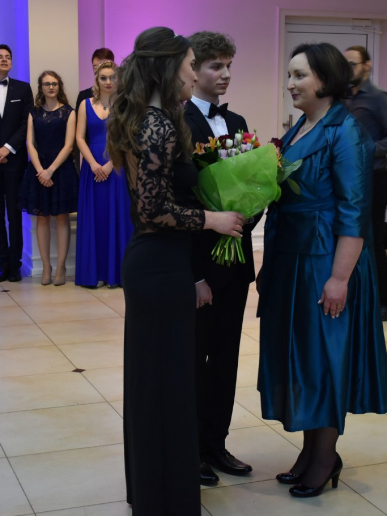 Sandomierz, Dwikozy. Zachwycający polonez uczniów Collegium Gostomianum [zdjęcia]