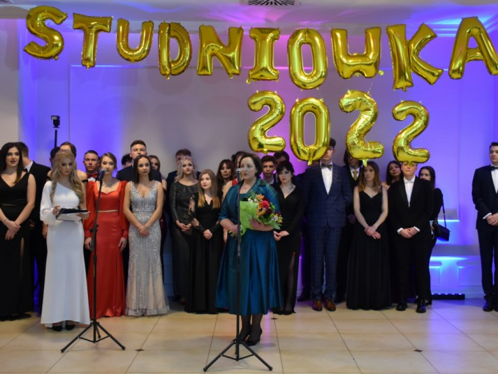 Sandomierz, Dwikozy. Zachwycający polonez uczniów Collegium Gostomianum [zdjęcia]