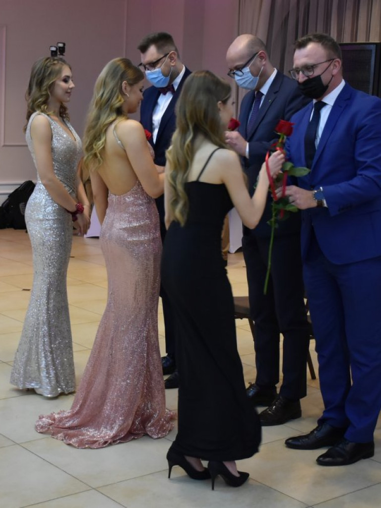Sandomierz, Dwikozy. Zachwycający polonez uczniów Collegium Gostomianum [zdjęcia]