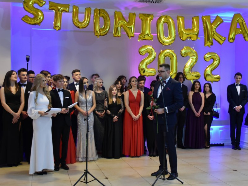 Sandomierz, Dwikozy. Zachwycający polonez uczniów Collegium Gostomianum [zdjęcia]