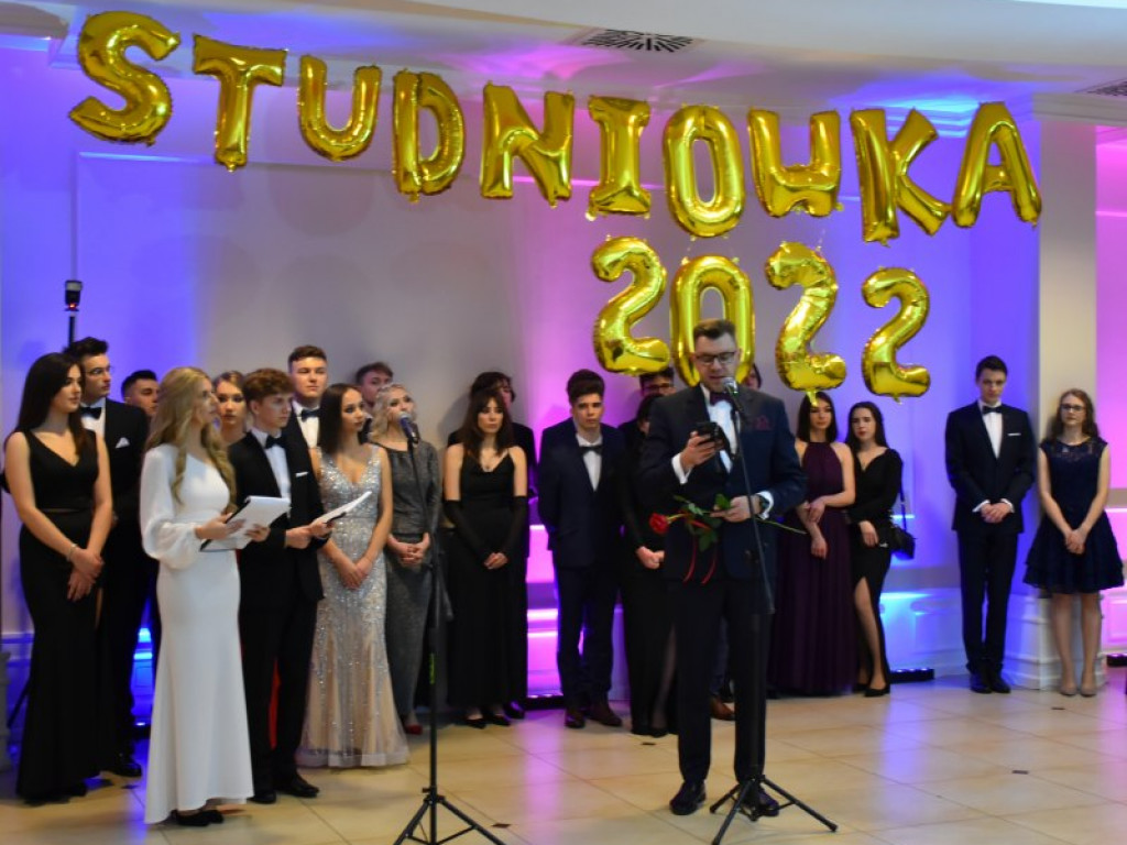 Sandomierz, Dwikozy. Zachwycający polonez uczniów Collegium Gostomianum [zdjęcia]
