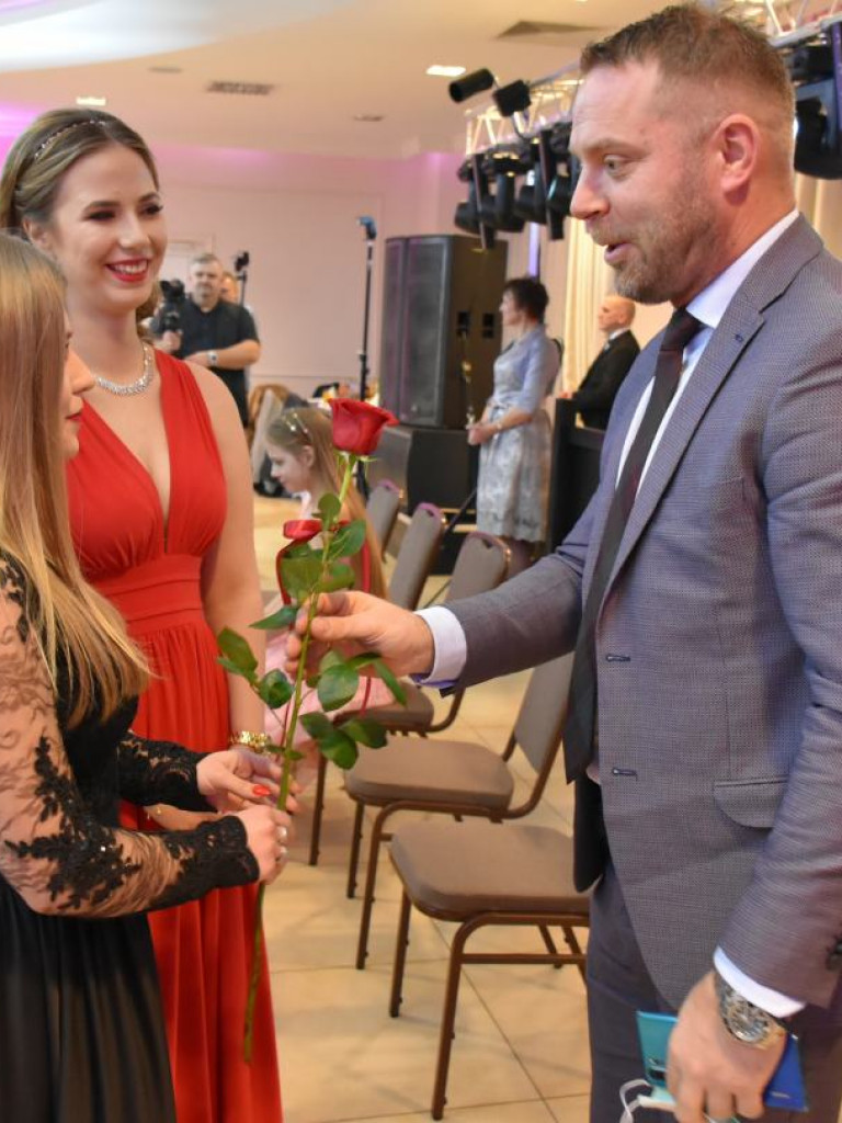 Sandomierz, Dwikozy. Zachwycający polonez uczniów Collegium Gostomianum [zdjęcia]