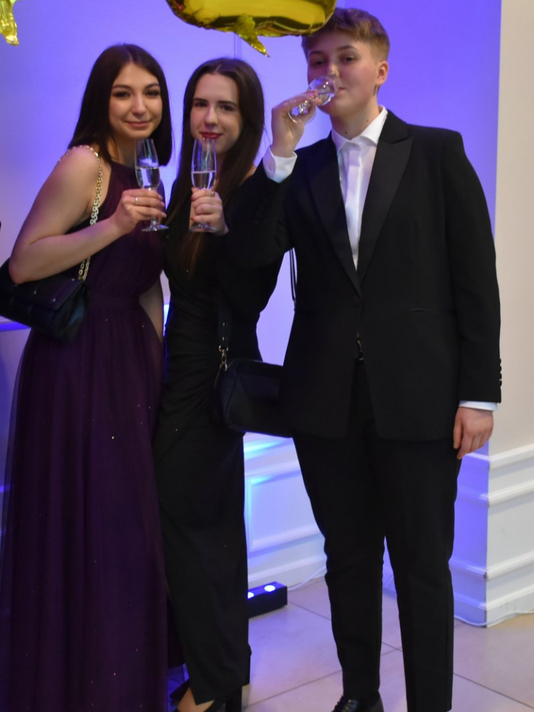 Sandomierz, Dwikozy. Zachwycający polonez uczniów Collegium Gostomianum [zdjęcia]