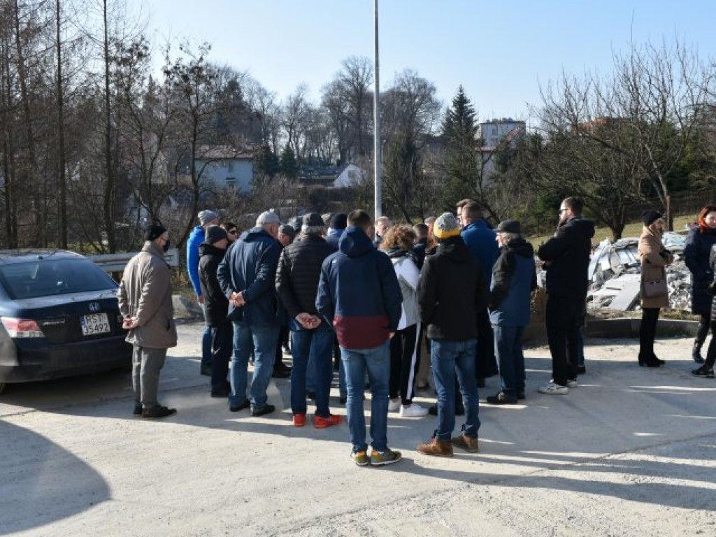 Sandomierz. Mieszkańcy powstającego osiedla apelują o budowę drogi [zdjęcia]