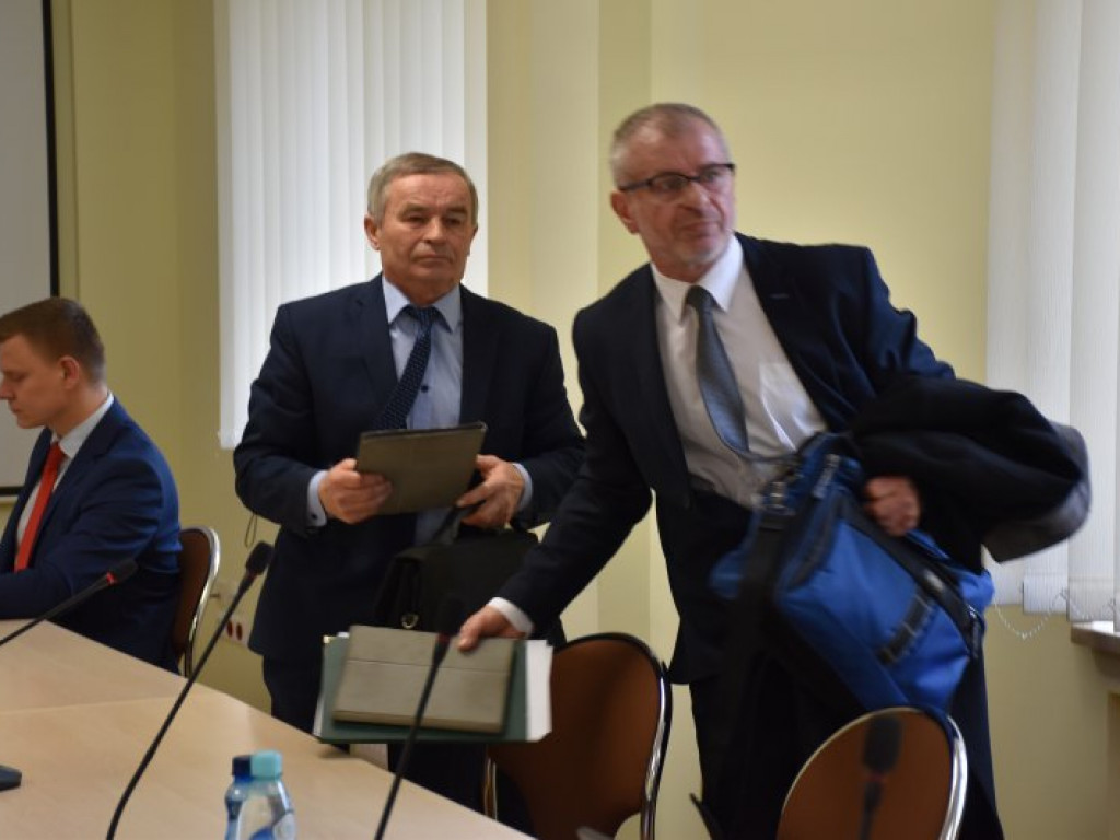 Nowa Dęba. Jest decyzja rady w sprawie likwidacji szkół [zdjęcia]