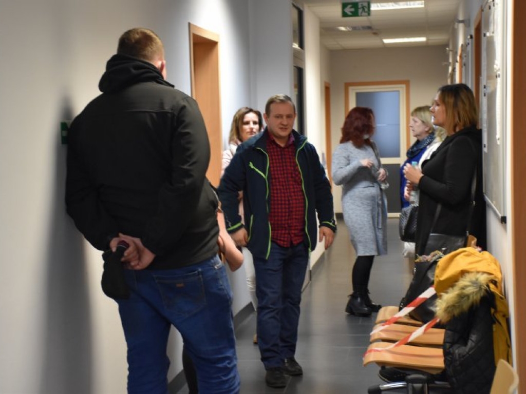 Nowa Dęba. Jest decyzja rady w sprawie likwidacji szkół [zdjęcia]
