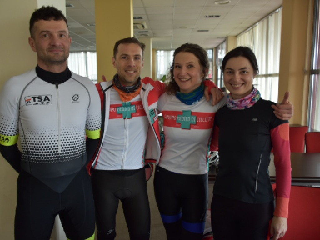 Silny wiatr był im niestraszny. W Sandomierzu odbył się zimowy triathlon [zdjęcia]