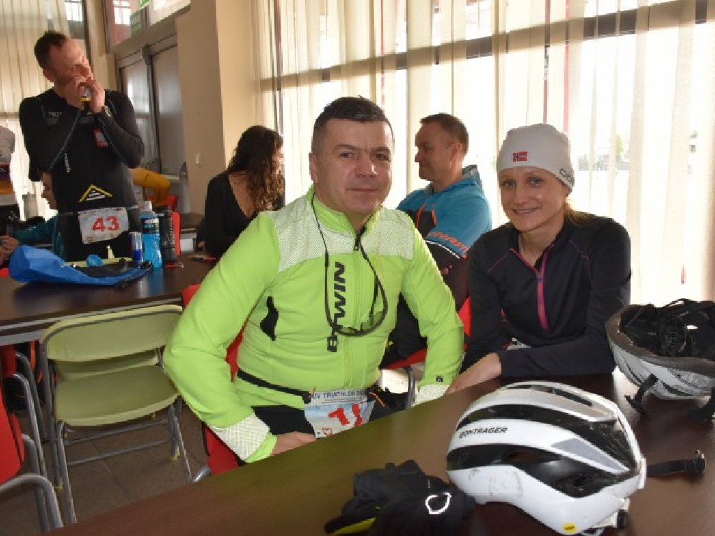 Silny wiatr był im niestraszny. W Sandomierzu odbył się zimowy triathlon [zdjęcia]