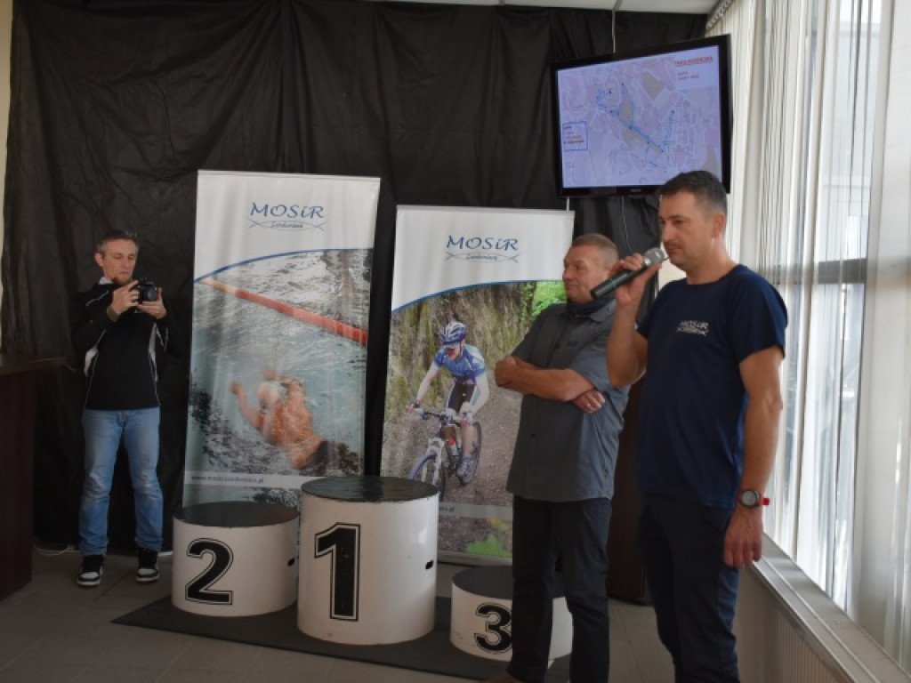 Silny wiatr był im niestraszny. W Sandomierzu odbył się zimowy triathlon [zdjęcia]
