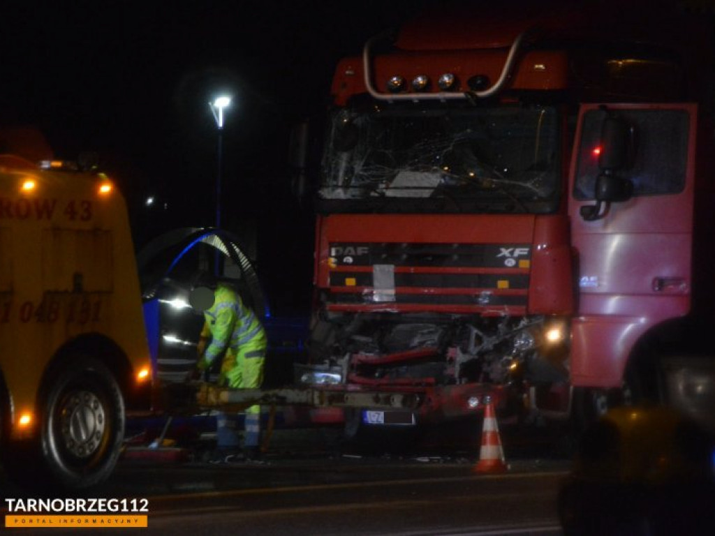 Zderzenie dwóch ciężarówek w Tarnobrzegu [zdjęcia]