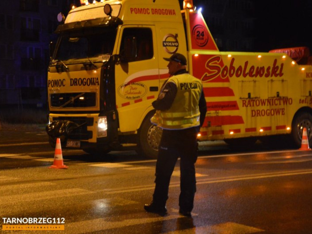 Zderzenie dwóch ciężarówek w Tarnobrzegu [zdjęcia]