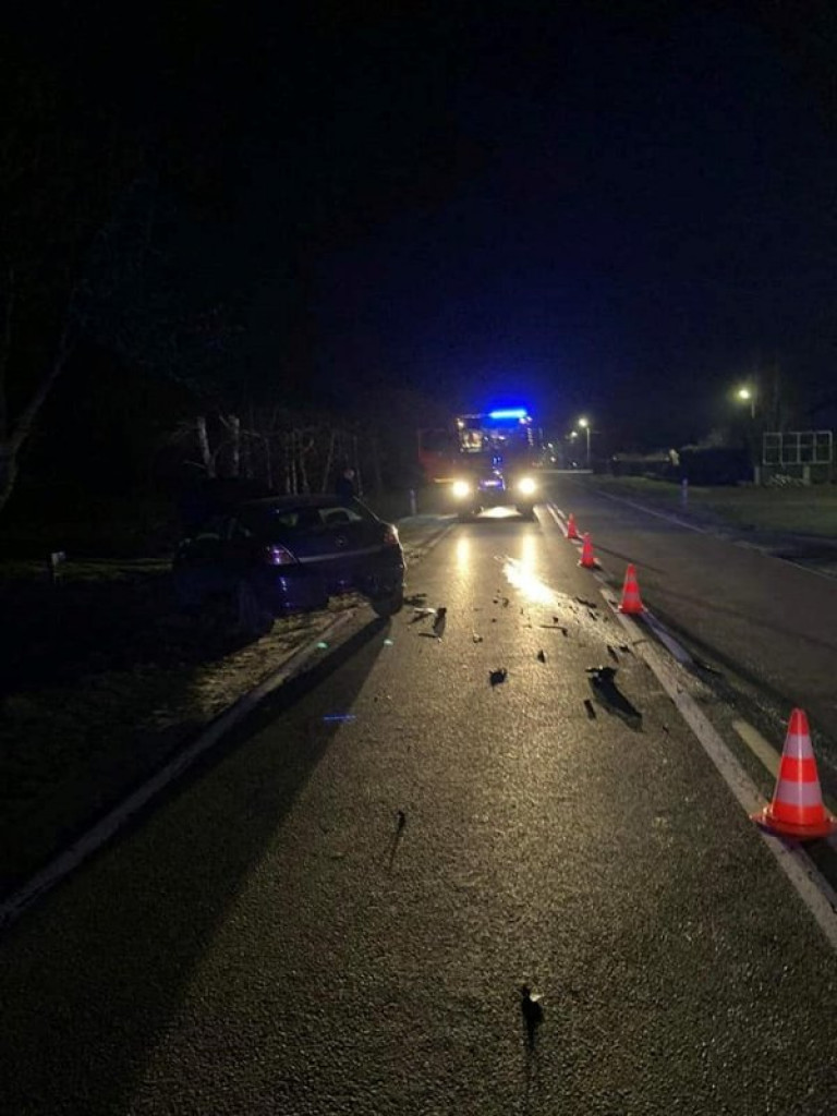 Groźny wypadek pod Sandomierzem. Zderzyły się dwa auta [zdjęcia]