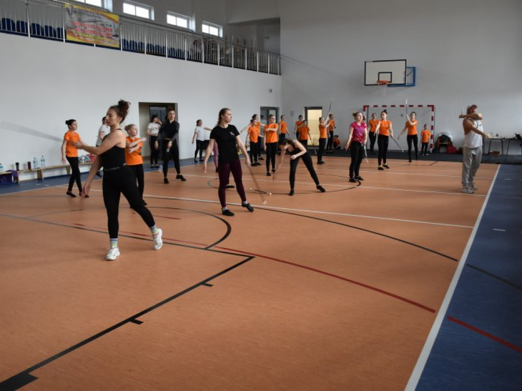 Mażoretki z Chmielowa ćwiczyły pod okiem mistrza twirlingu [zdjęcia]
