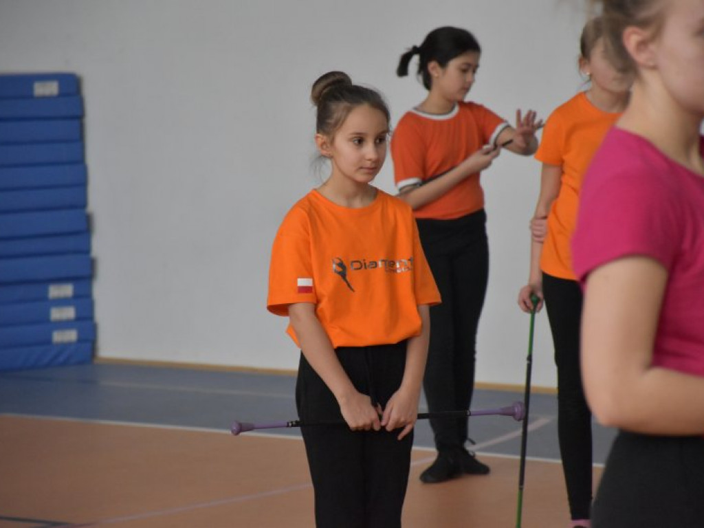 Mażoretki z Chmielowa ćwiczyły pod okiem mistrza twirlingu [zdjęcia]