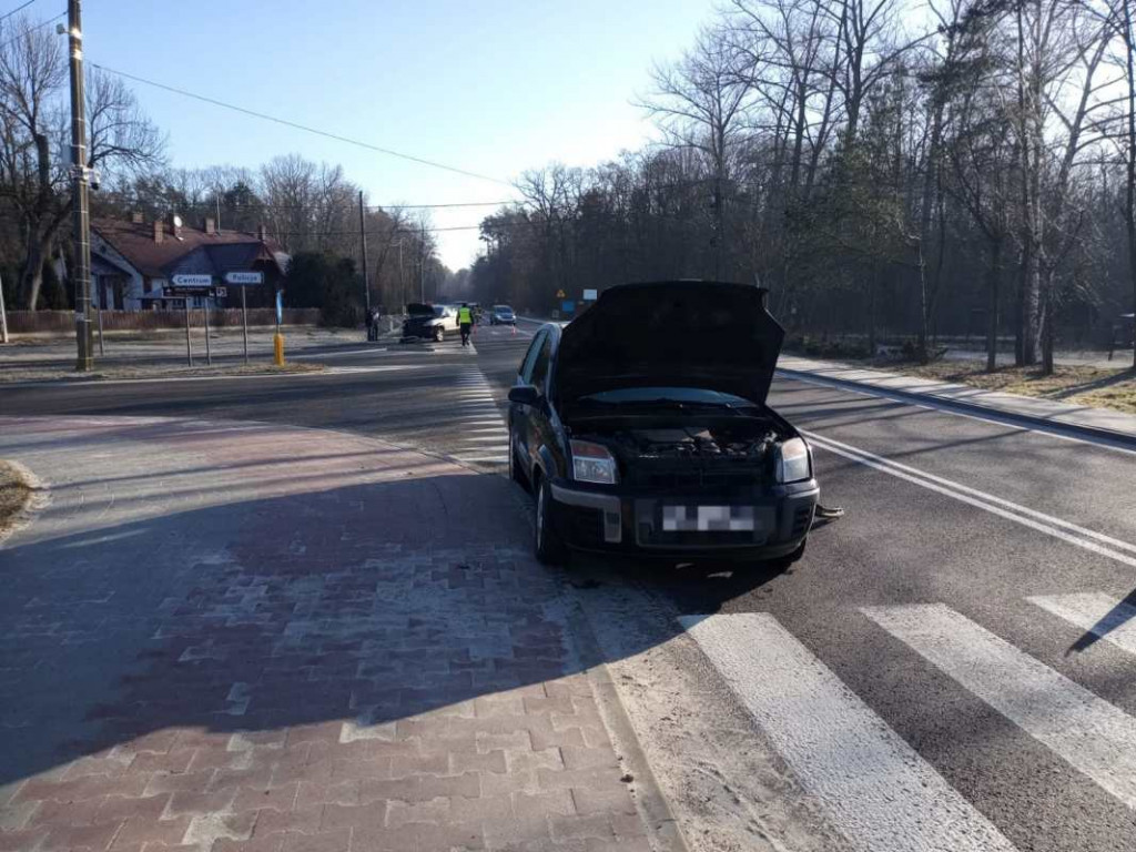 Poranny wypadek w Staszowie. 35-latek trafił do szpitala [zdjęcia]