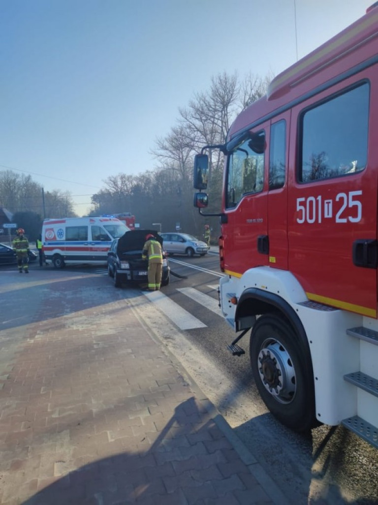 Poranny wypadek w Staszowie. 35-latek trafił do szpitala [zdjęcia]