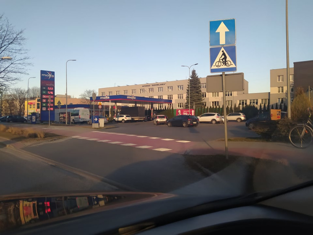 Tarnobrzeg. Kolejki przed stacjami paliw. Kierowcy robią zapasy [zdjęcia]