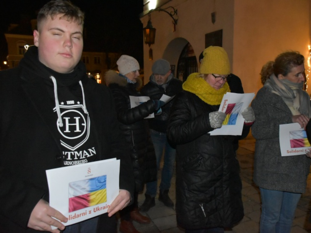 Przemarsz w geście solidarności. Sandomierzanie chcą pomóc mieszkańcom Ukrainy