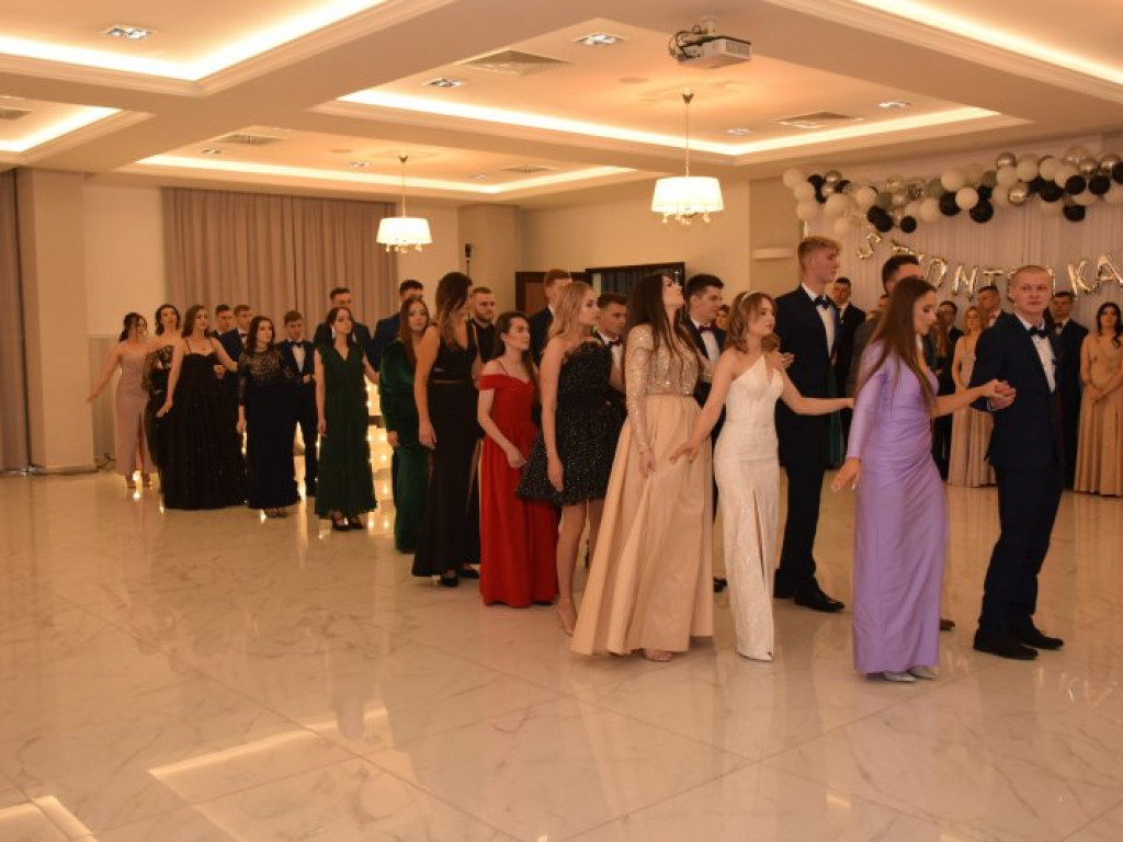 Studniówka 2022 tarnobrzeskiej 